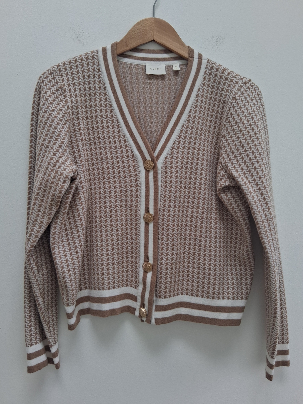Cyrus Women's Tan & White Knit V‑Neck Button Cardigan Sweater M Academia Prepptp